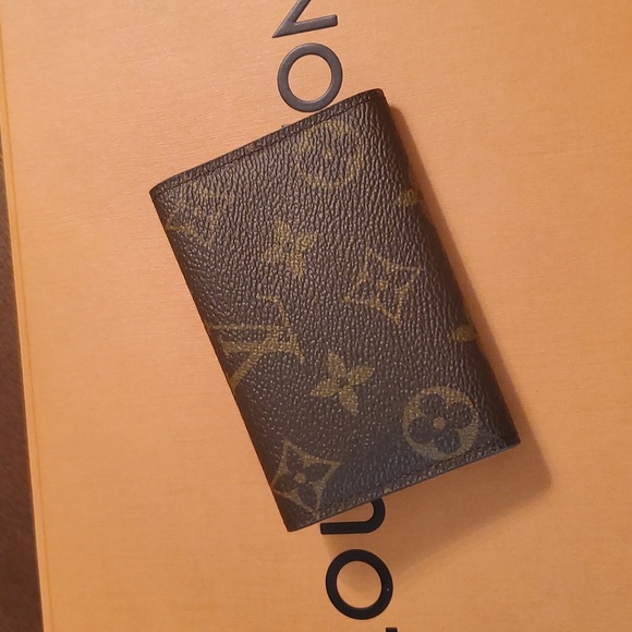 Louis Vuitton Monogram 6-key Holder with Original Dust Bag and Box - Picture 5 of 9